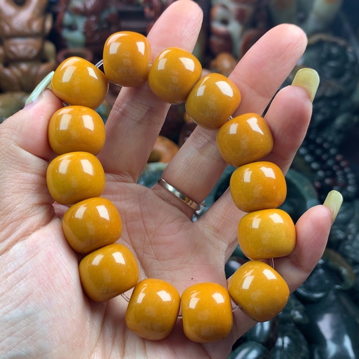 透闪石质玉未镶嵌珠宝奇石