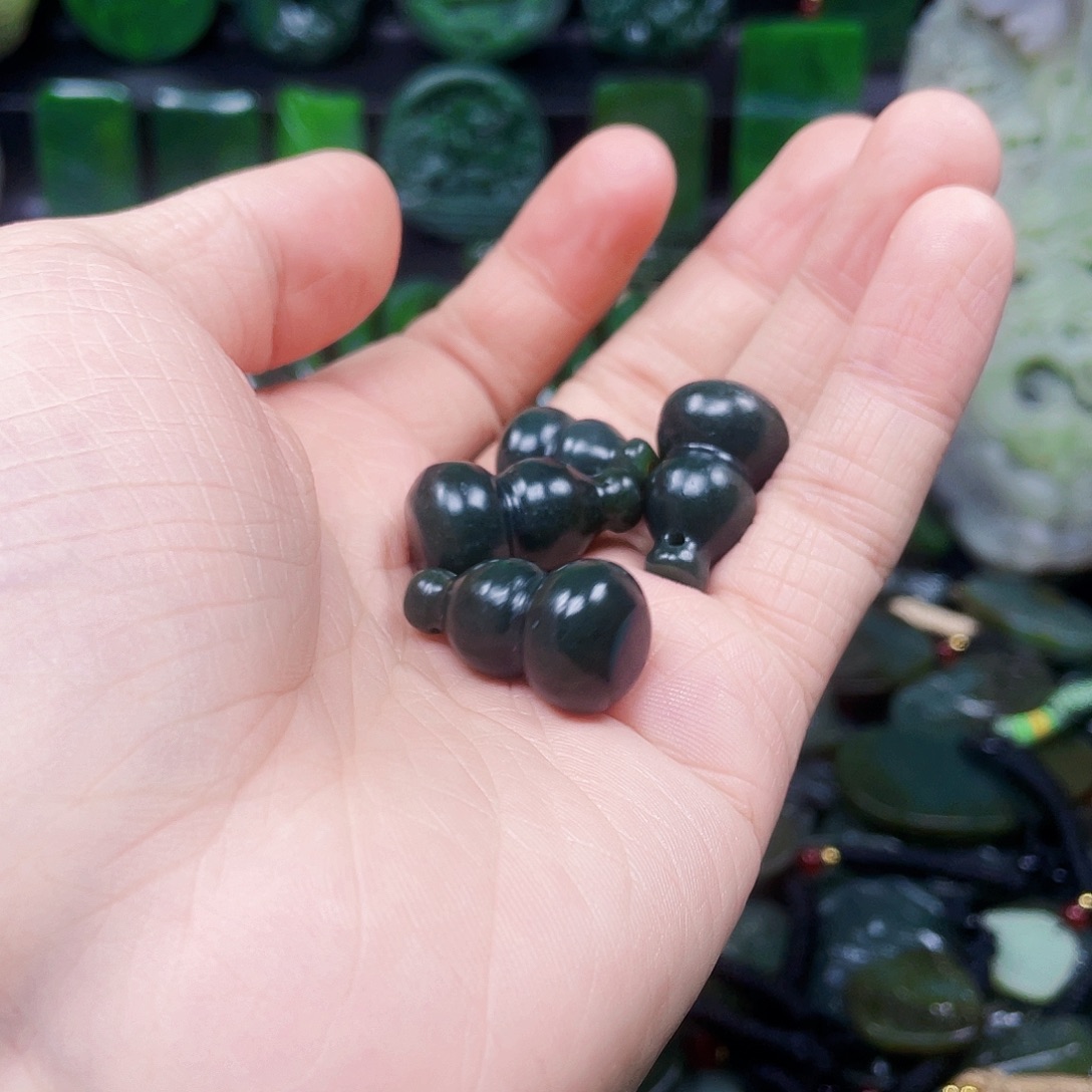 和田玉未镶嵌珠宝奇石