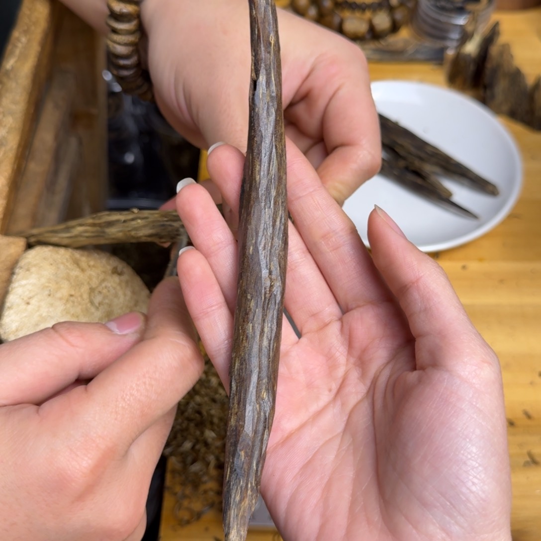 沉香沉香碎屑用****9千里香母树天然虫漏块料12克