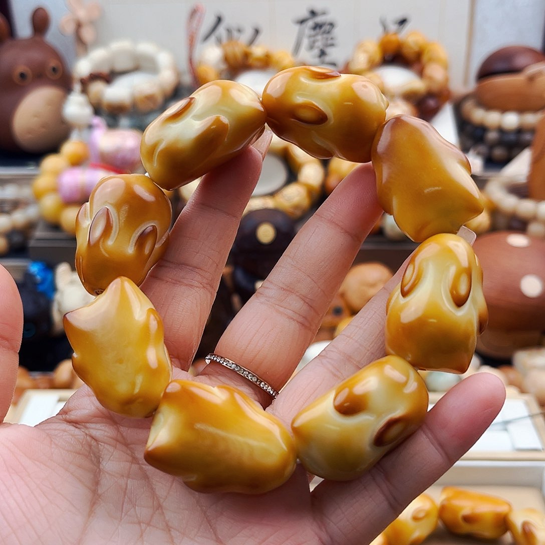 菩提根/象牙果手串飞天兔