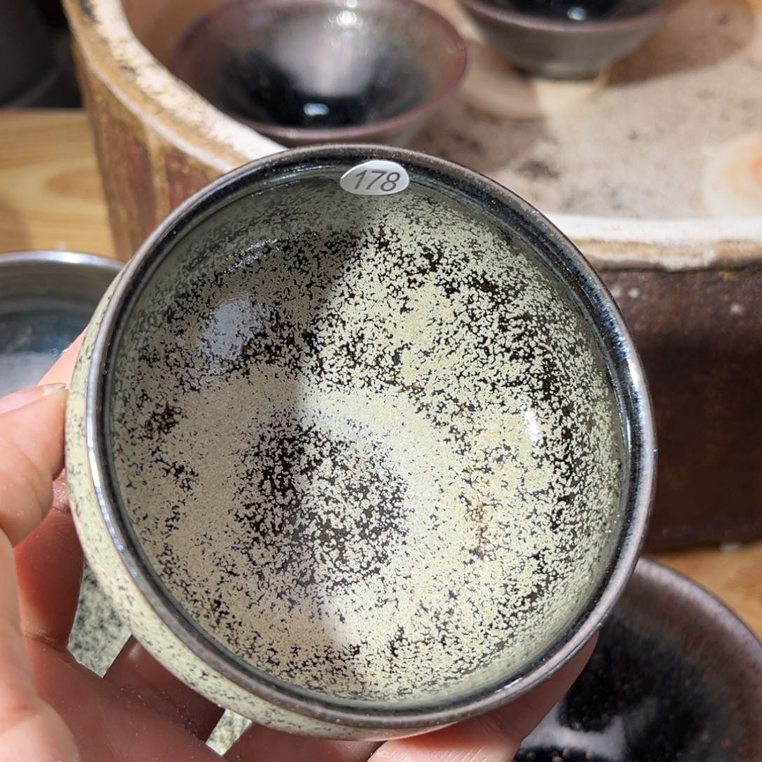 茶盏义兴龙窑坚持真柴烧
