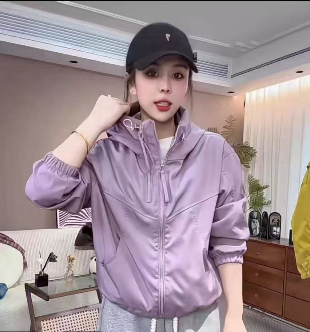 连帽冲锋衣女春秋季短款外套运动小个子2025新款爆款洋气夹克上衣