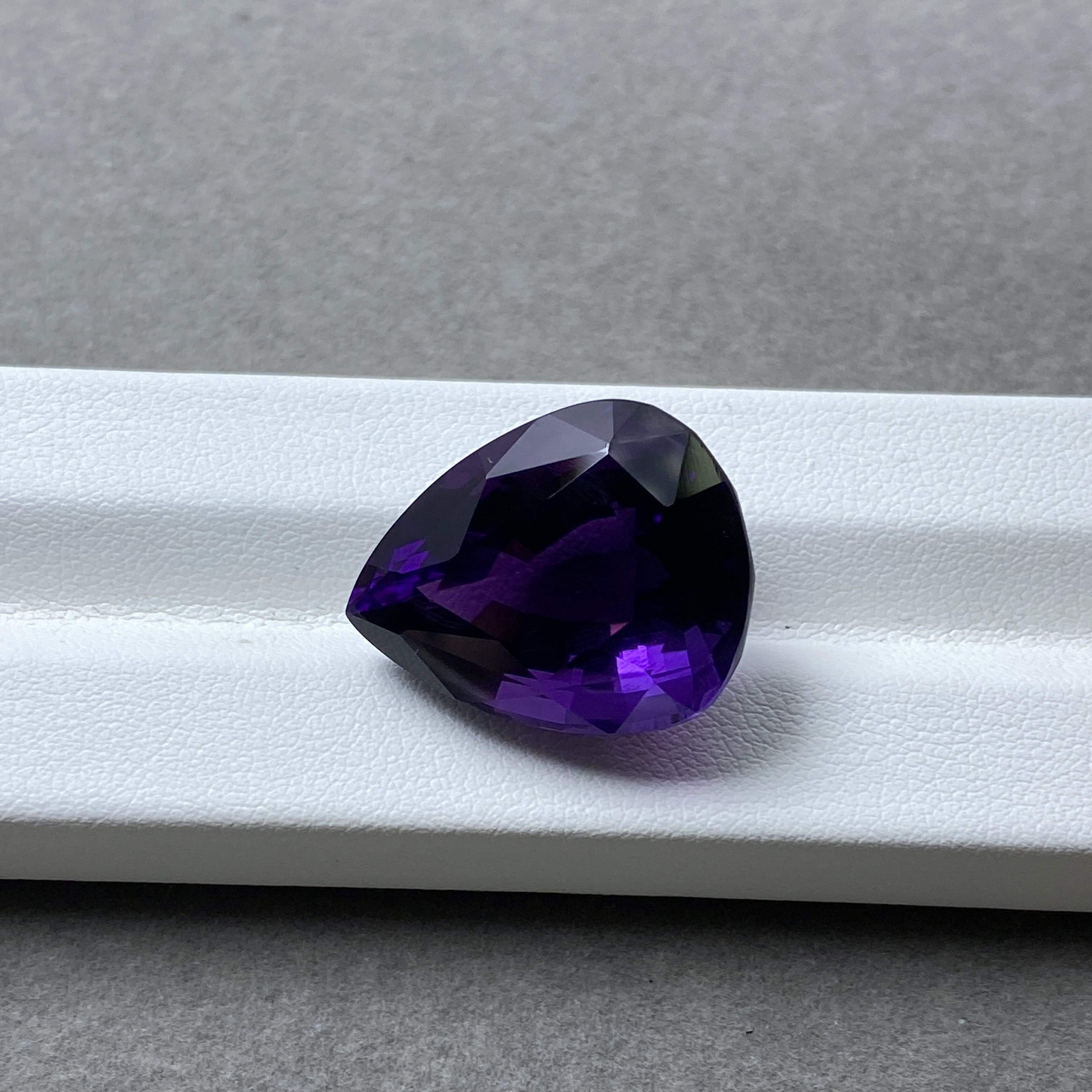 S 紫水晶-31.37ct（00821912）0104