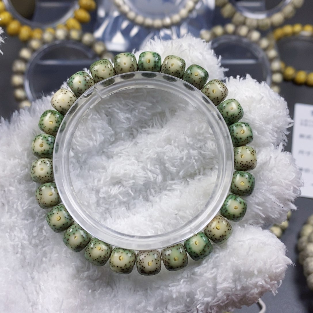 星月菩提手串g****898绿包白