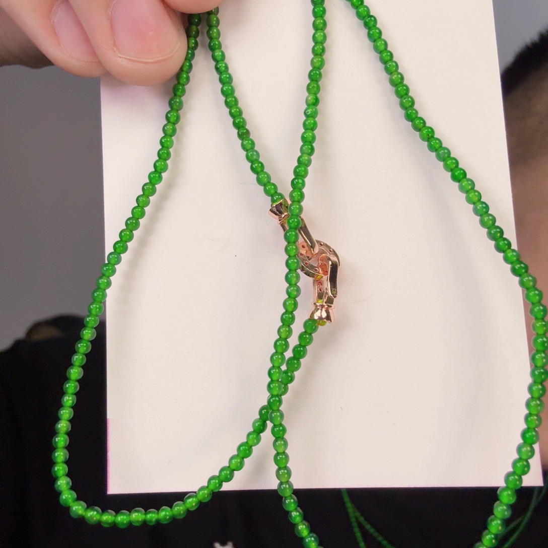 翡翠颈饰未镶嵌一件