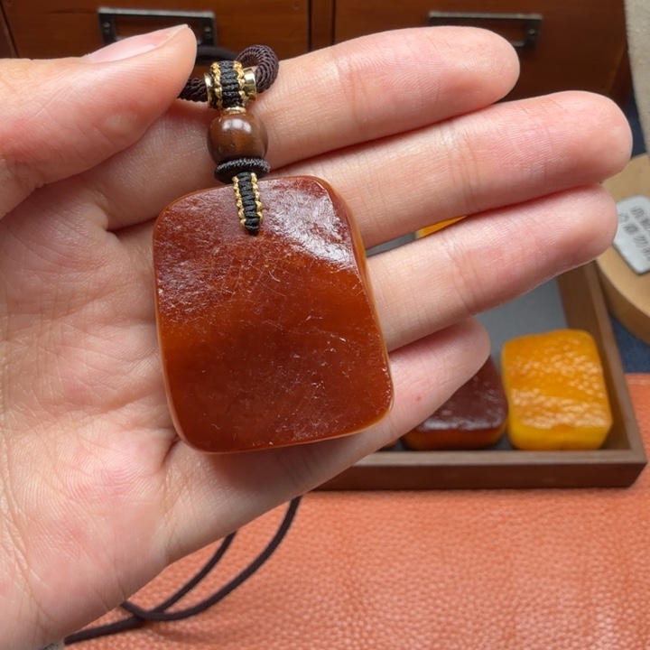 蜜蜡未镶嵌吊坠(赠链)