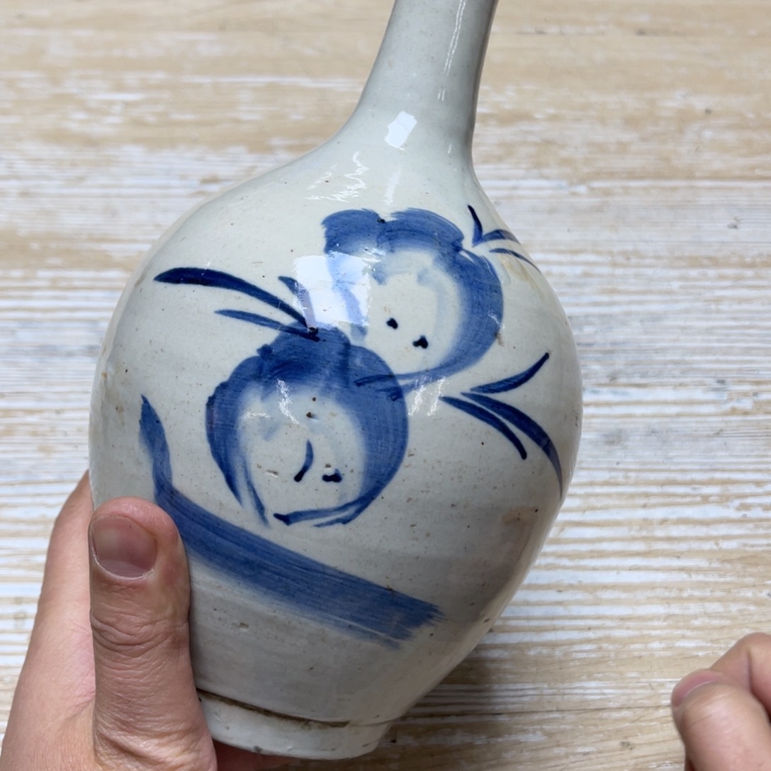 瓷片魔****?密密麻麻地排列着一个