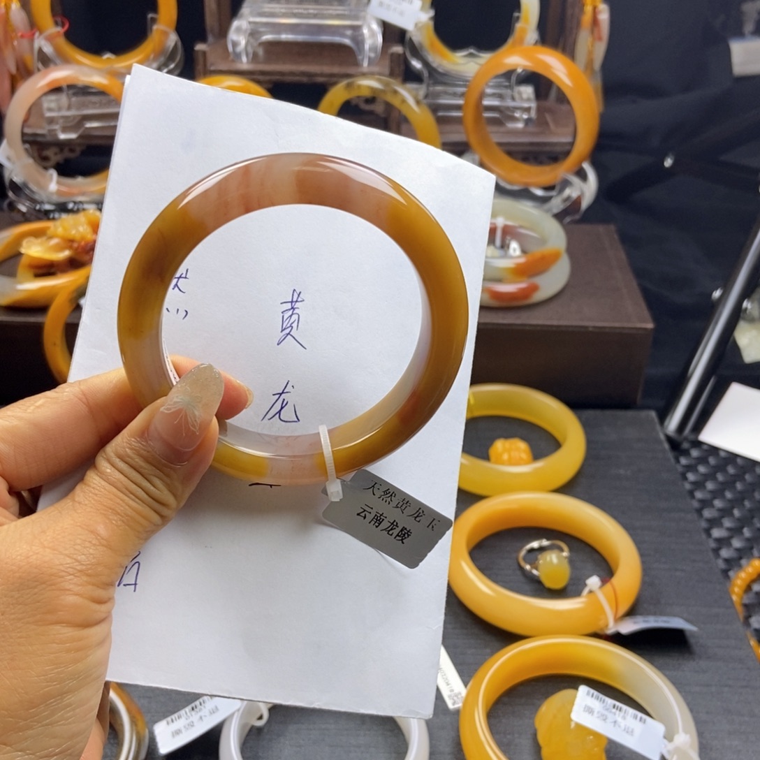 石英质玉（黄龙玉）未镶嵌手镯阳阳