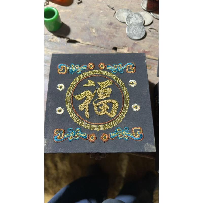 1个福福正方形小盒子摆件链接1