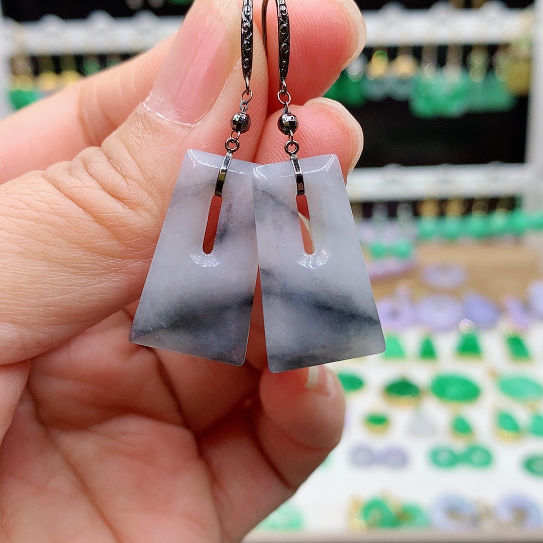 翡翠耳饰18K金镶嵌的