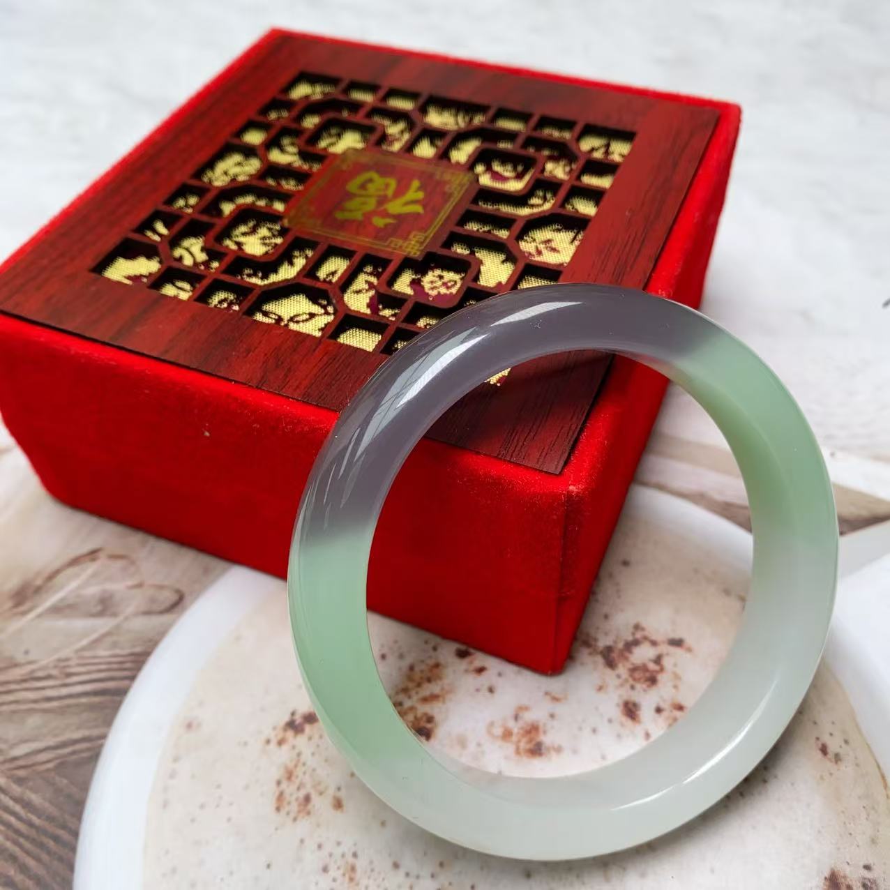 Q30青烟紫常规手镯