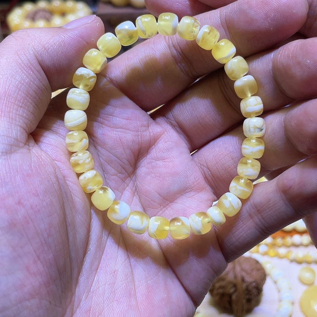 蜜蜡手串未镶嵌7mm玻璃菊底金瓷白带拉丝