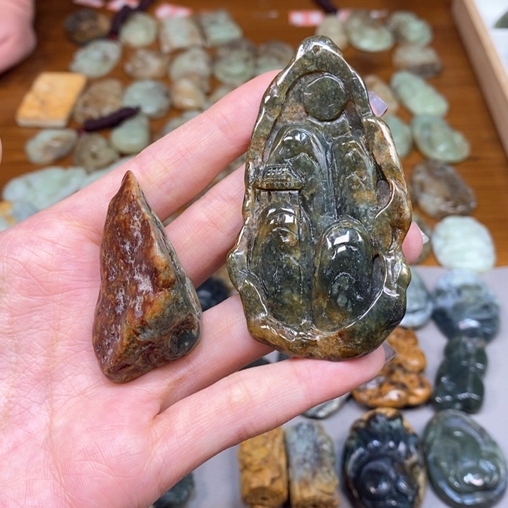 岫岩河磨玉（透闪石质玉）颈饰未镶嵌飞**主