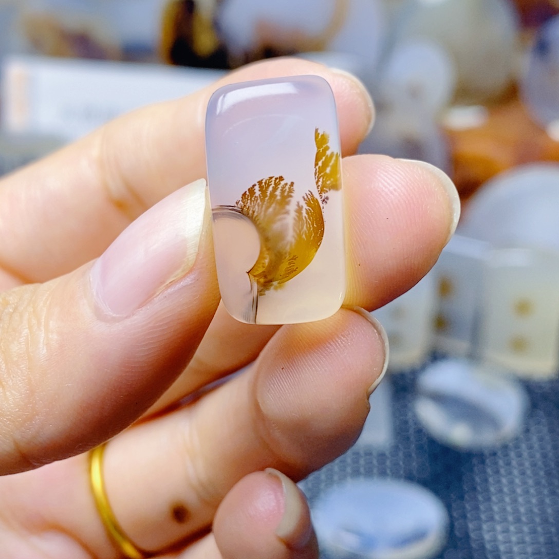 用***7玛瑙/玉髓未镶嵌珠宝奇石