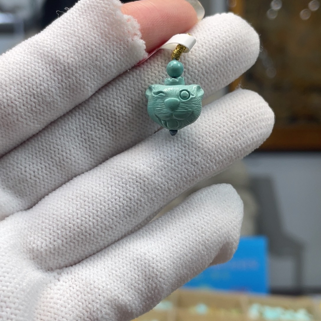 绿松石未镶嵌挂件