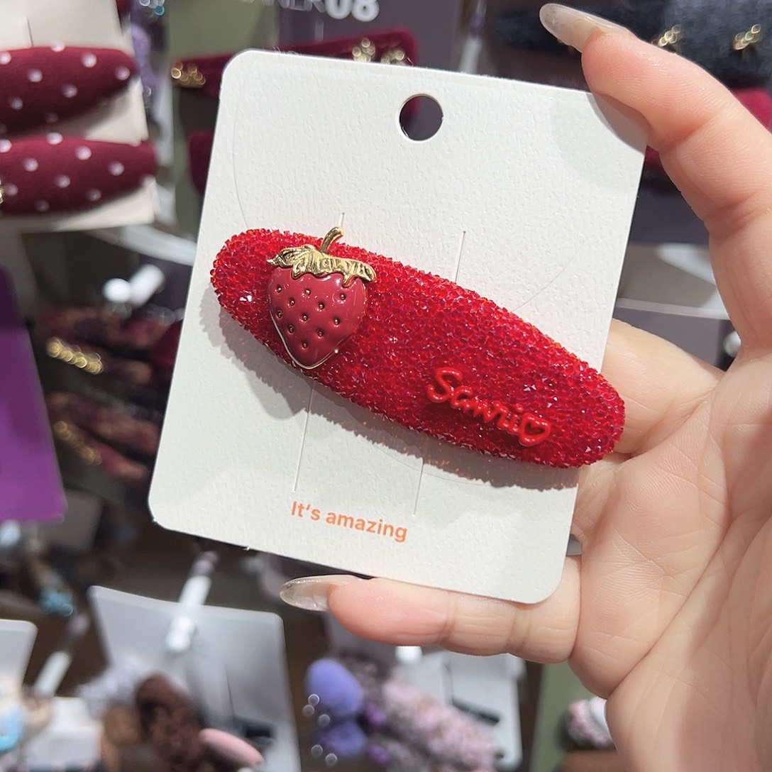 非金属红色砂糖草莓掰掰