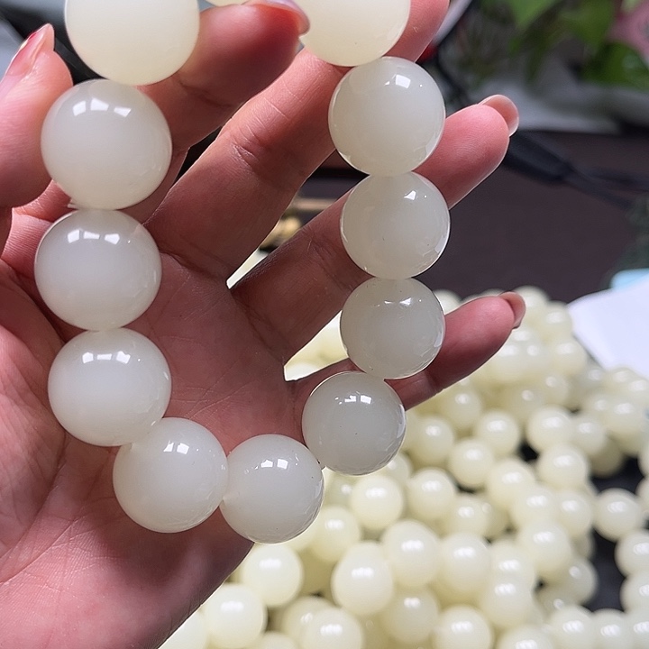 和田玉（黄玉）未镶嵌颈饰