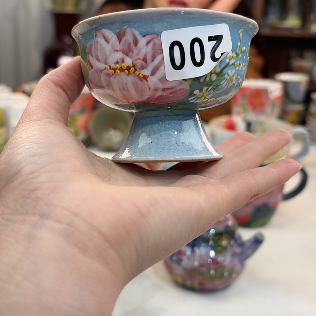 瓷片兔兔盖茨。兔兔