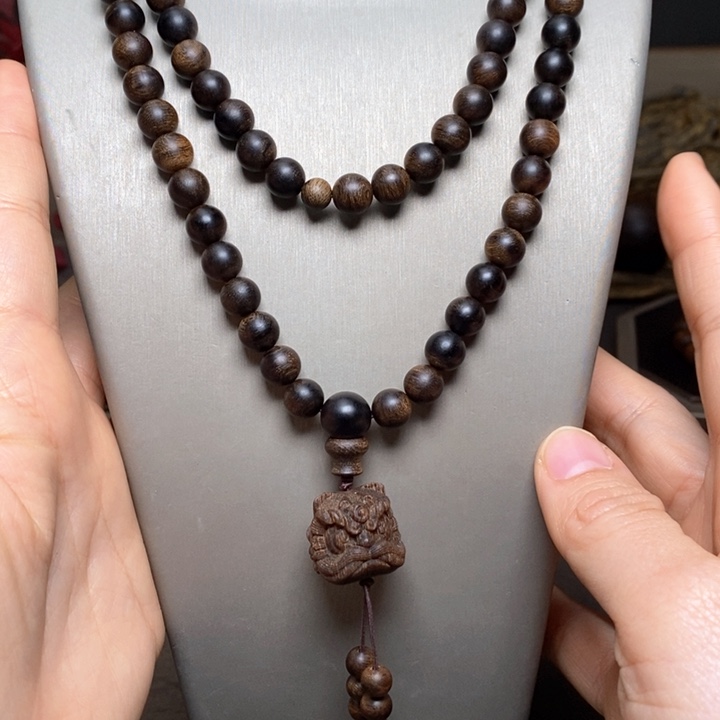 沉香手串越南芽庄紫棋瘤疤0.8×108➕芽庄白棋楠沉香木雕