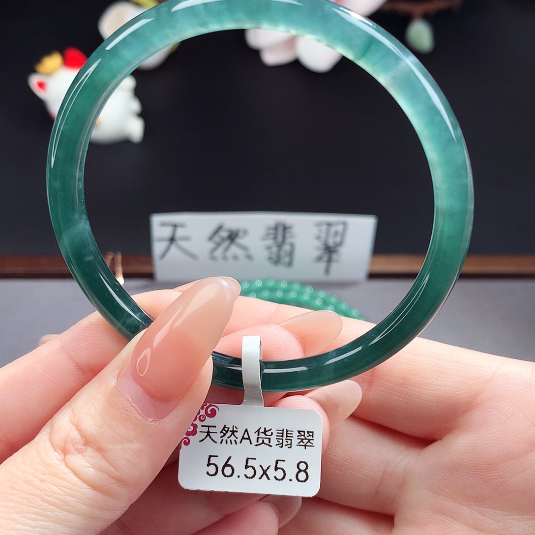 翡翠手镯（圆镯）未镶嵌