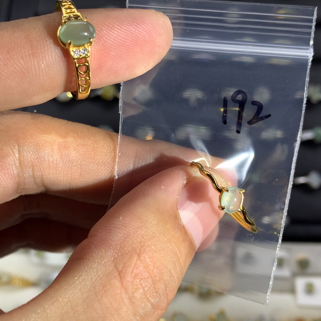 Y***y翡翠银S925镶嵌戒指192