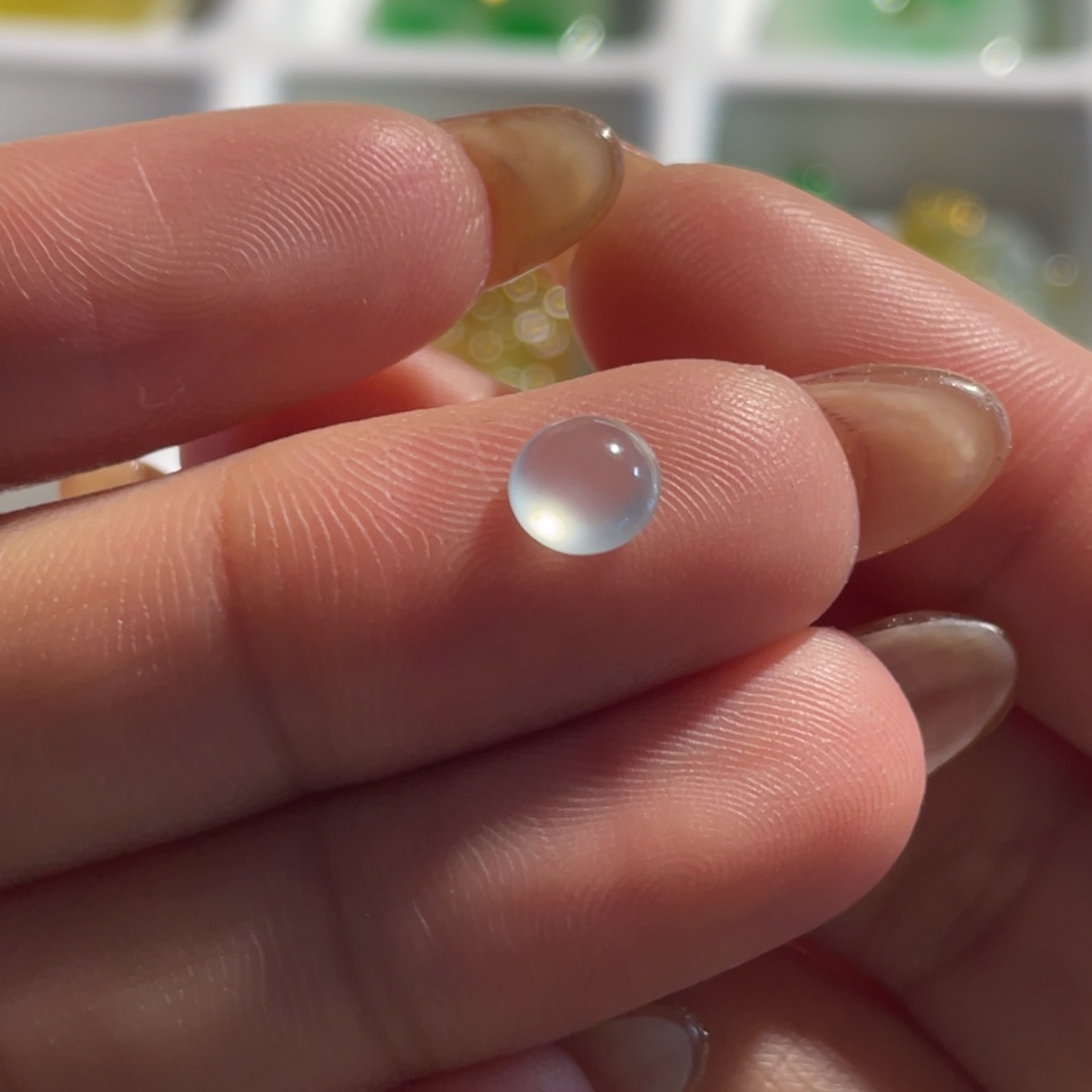 翡翠颈饰未镶嵌蛋面