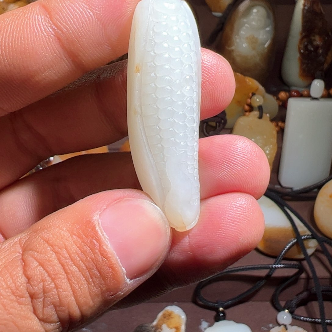 和田玉颈饰未镶嵌