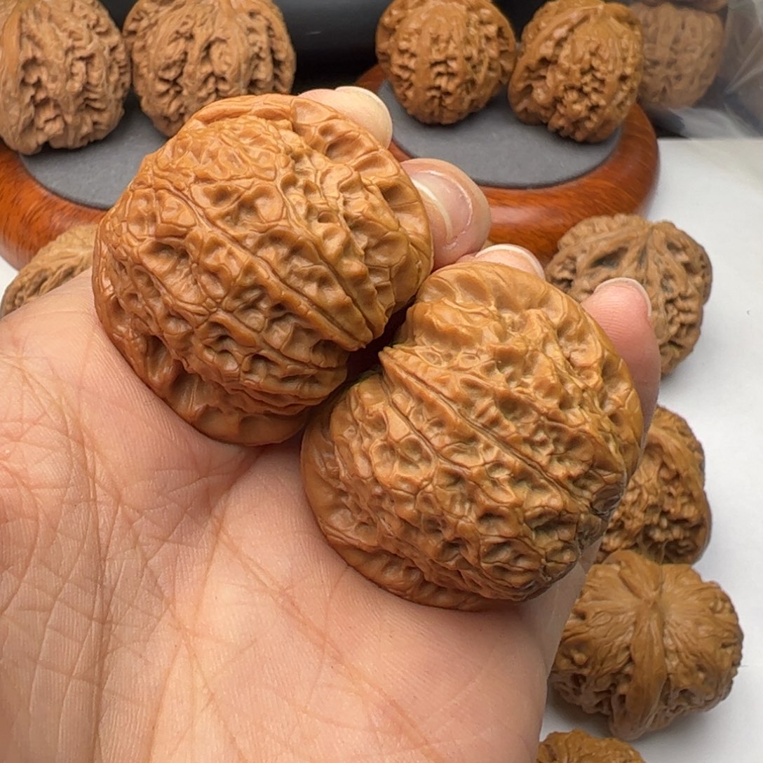 文玩核桃吊坠血麒麟37