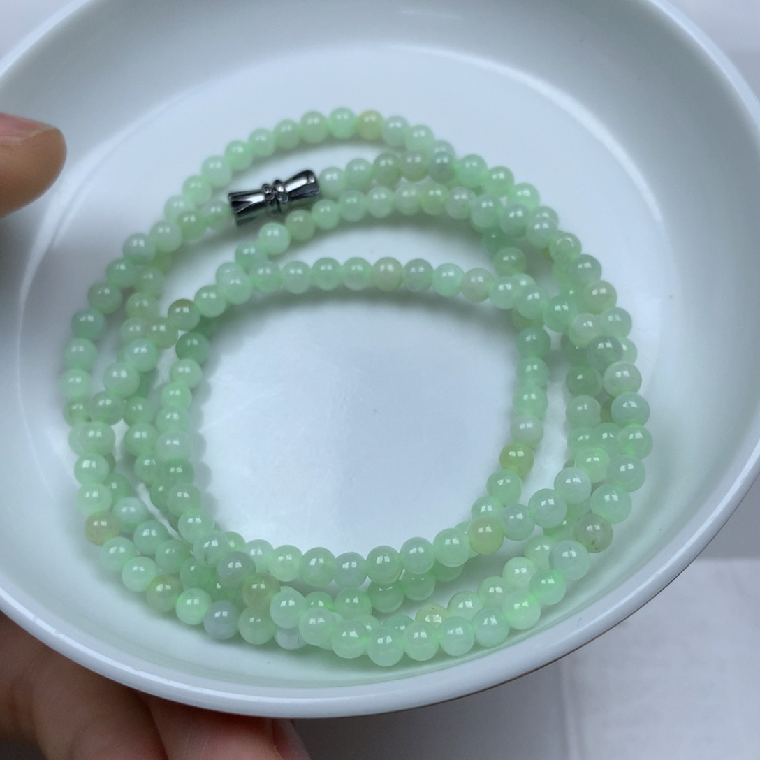 翡翠颈饰未镶嵌卡3➕。
