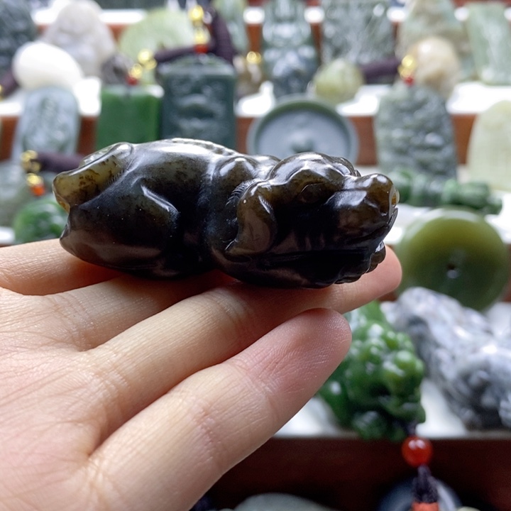 和田玉颈饰未镶嵌飒****)