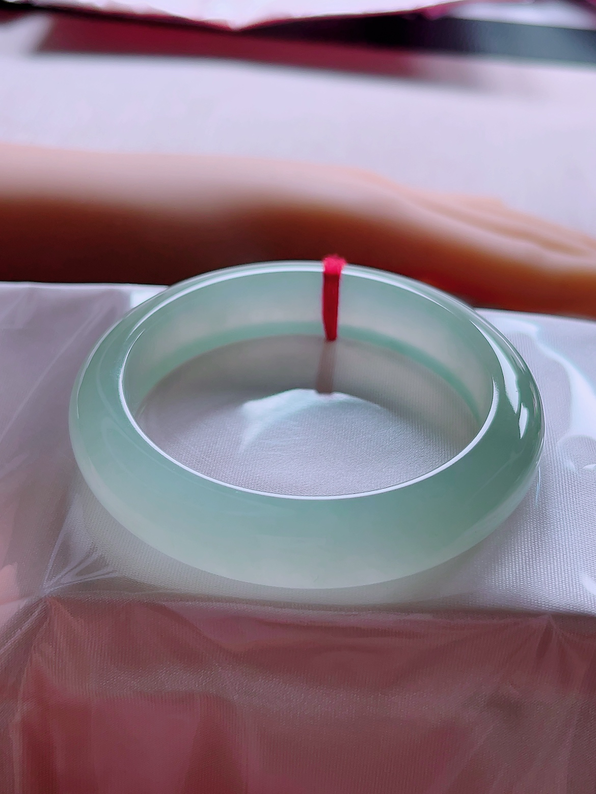 天然缅甸A货纯天然翡翠 正品时尚冰种芙蓉底0毛孔53.7圈宽边手镯