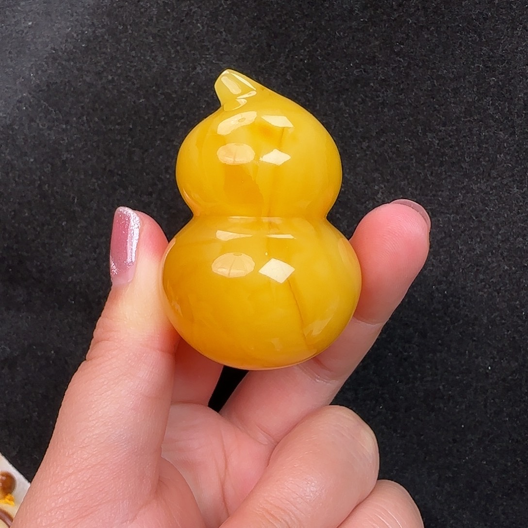 蜜蜡未镶嵌珠宝奇石