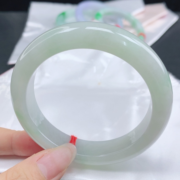 翡翠未镶嵌手镯缅甸58.5冰润浅绿正圈