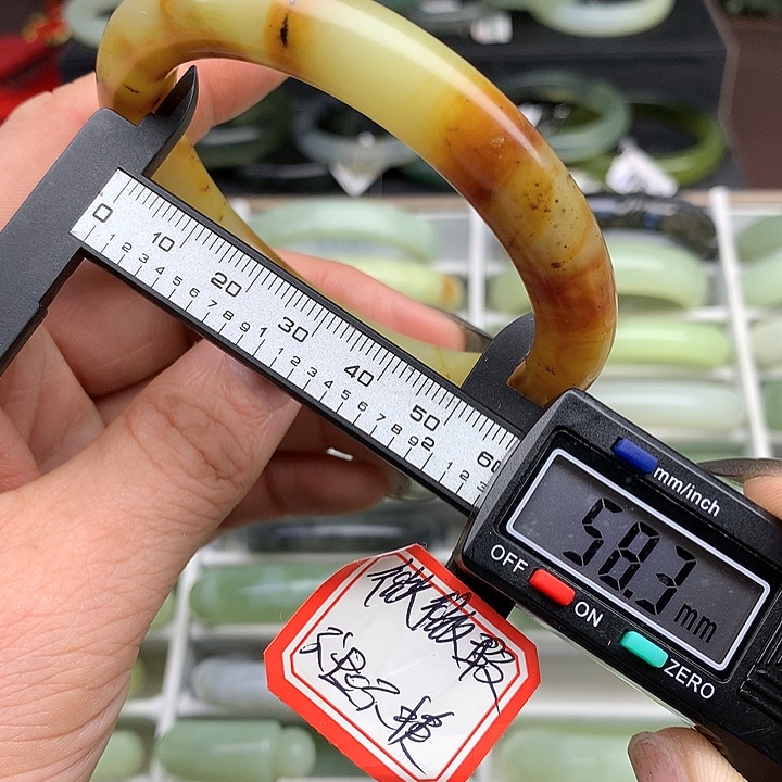 蛇纹石玉手镯未镶嵌663