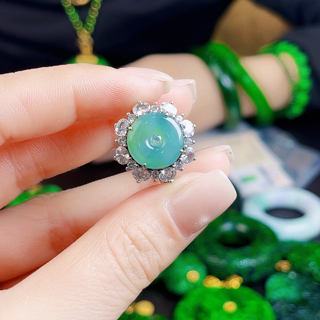 颈饰银S925镶嵌翡翠多样性