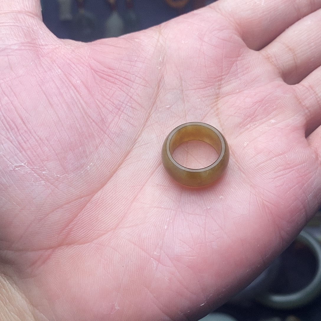 和田玉未镶嵌颈饰圈口15