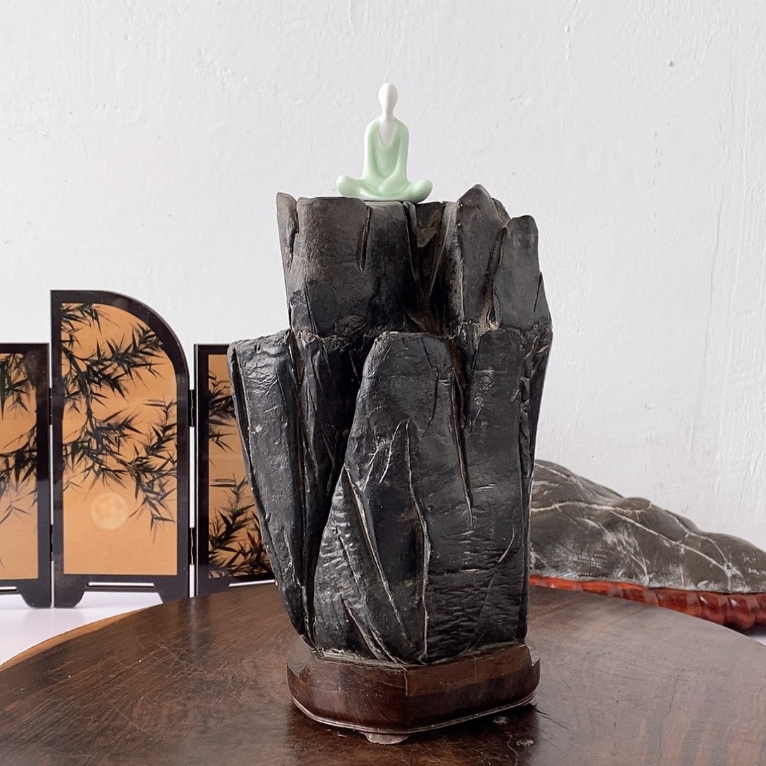 山*水Fgiuhfffhjjkkjh