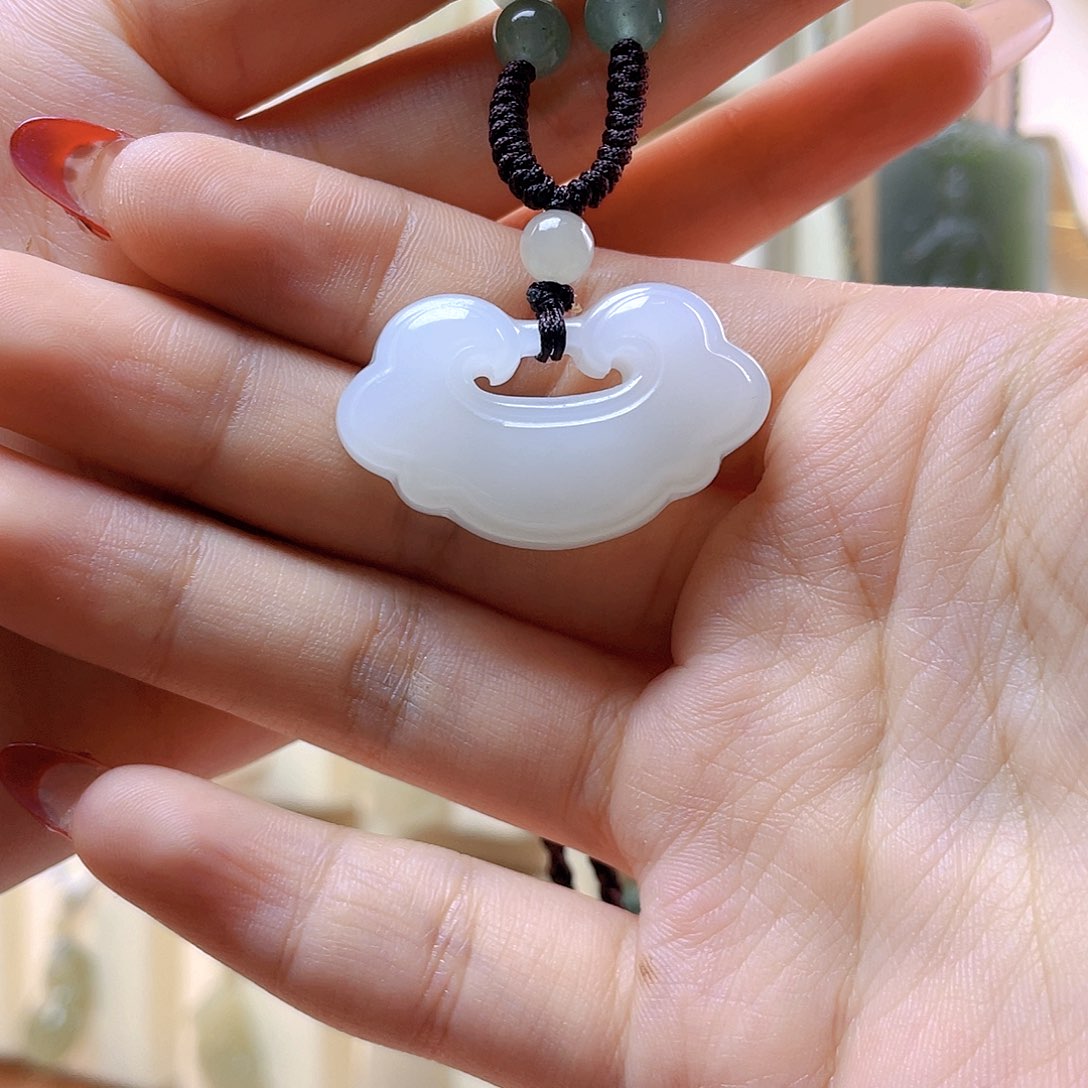 和田玉吊坠(赠链)未镶嵌淡*