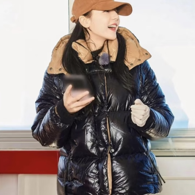 未使用 MONCLER 盟可睐parana黑金亮面羽绒服合集