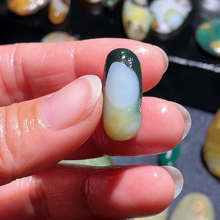 玛瑙珠宝奇石未镶嵌圣**谷