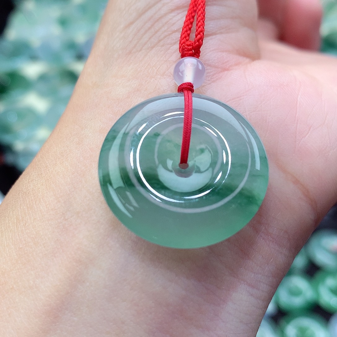 翡翠颈饰未镶嵌编号22。尺寸25.2-5.7