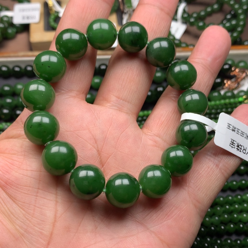 【闪购商品】未镶嵌手链和田玉（碧玉）爱****维14