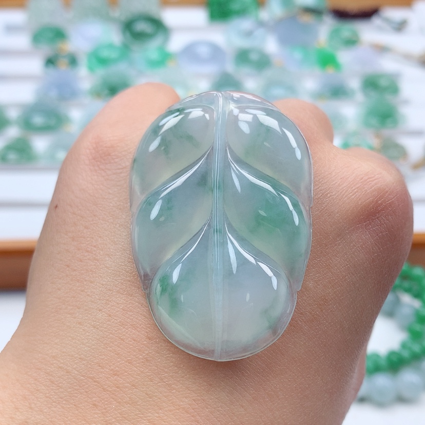 【闪购商品】翡翠吊坠(不含链)未镶嵌