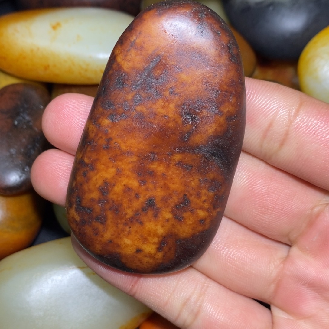 和田玉未镶嵌珠宝奇石