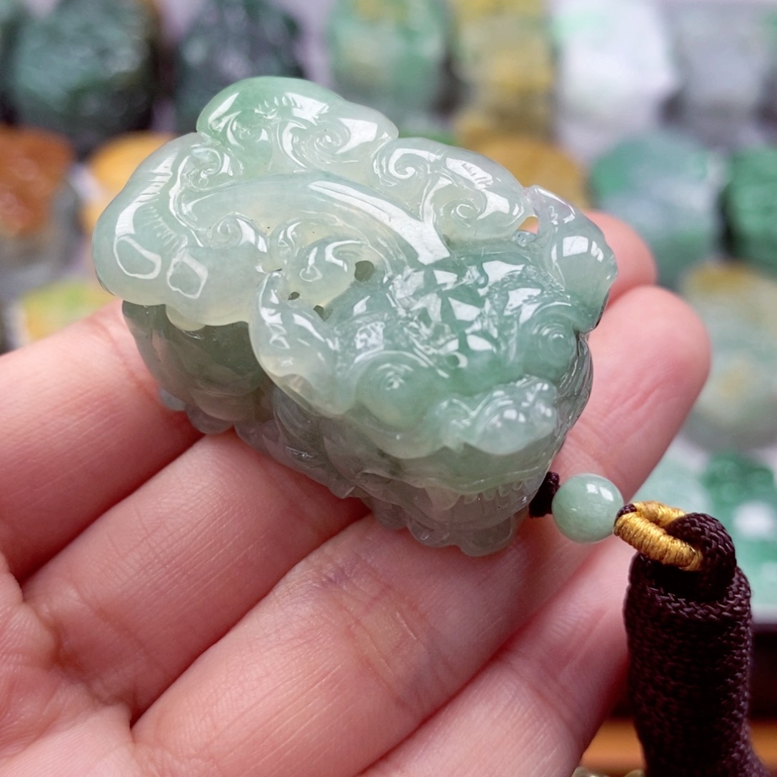 翡翠颈饰未镶嵌翡翠