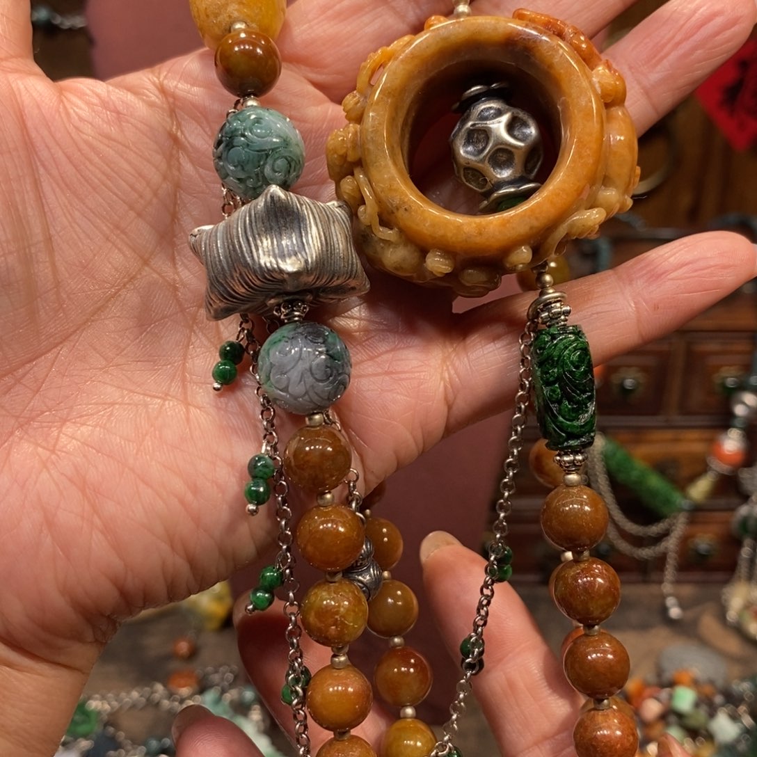 翡翠吊坠(赠链)未镶嵌