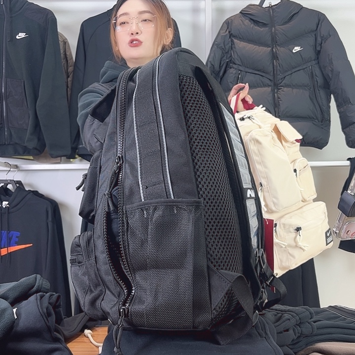 黑色双肩背包不退换