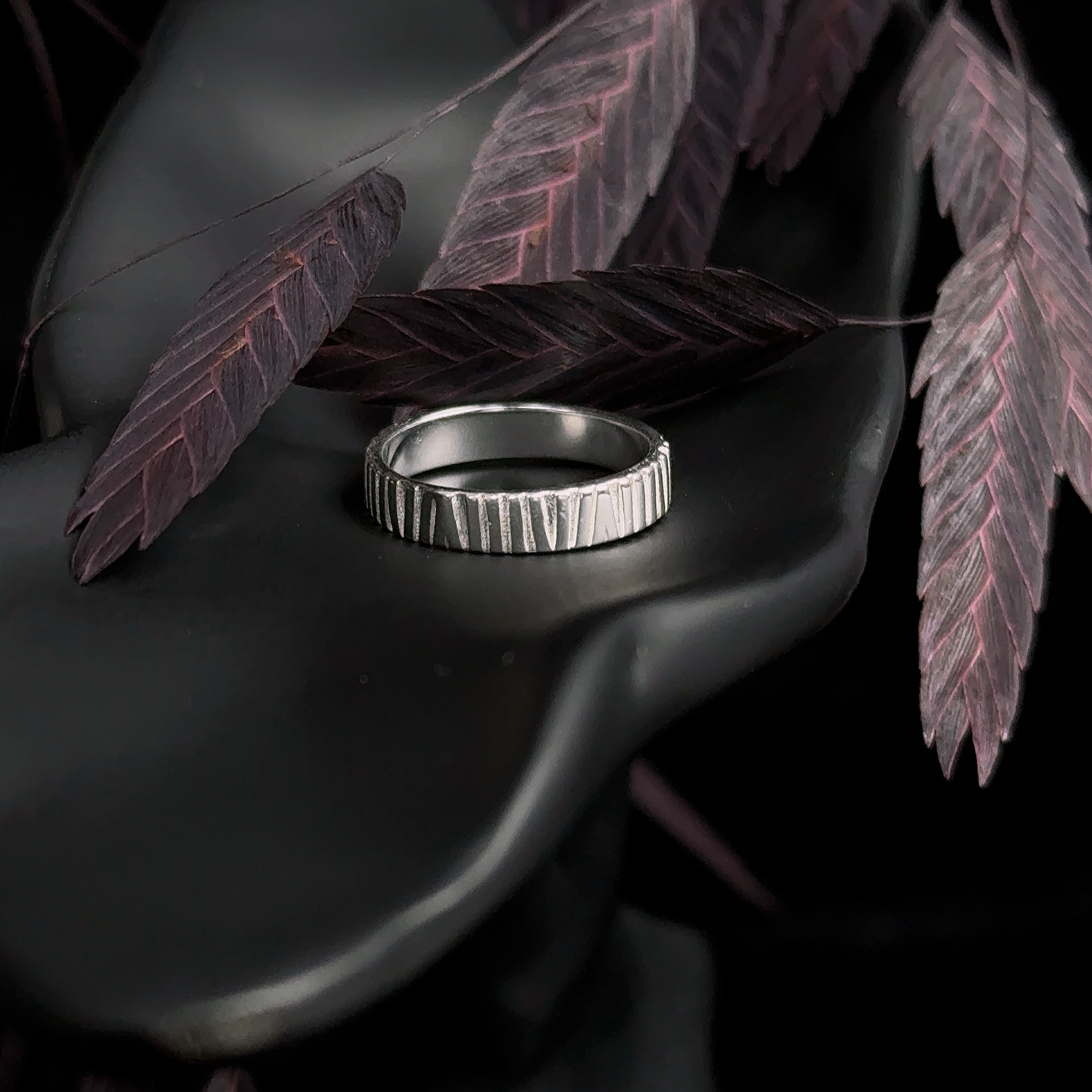 925银戒指 日韩极简潮人网红s925银戒指树纹尾戒尾指素圈指环个性