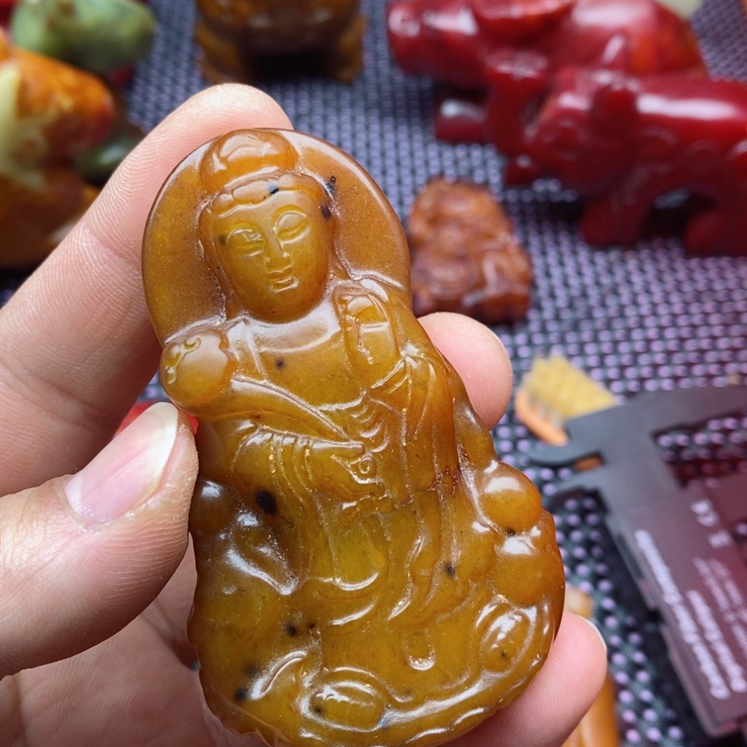 蛇纹石玉颈饰未镶嵌