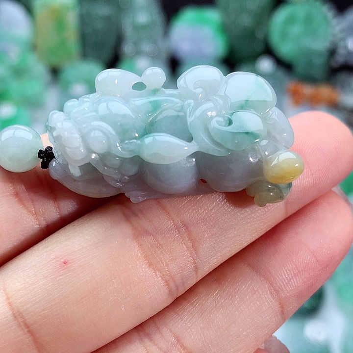 翡翠颈饰未镶嵌翡翠